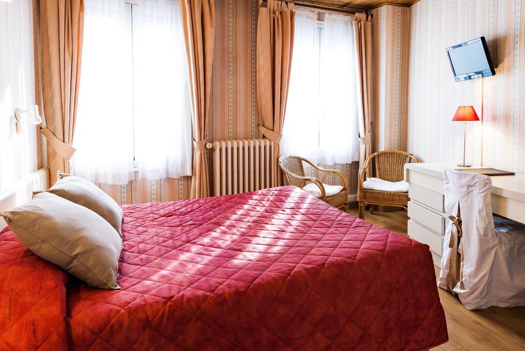 Hotel Panoramic Bagneres-de-Luchon Bagian luar foto