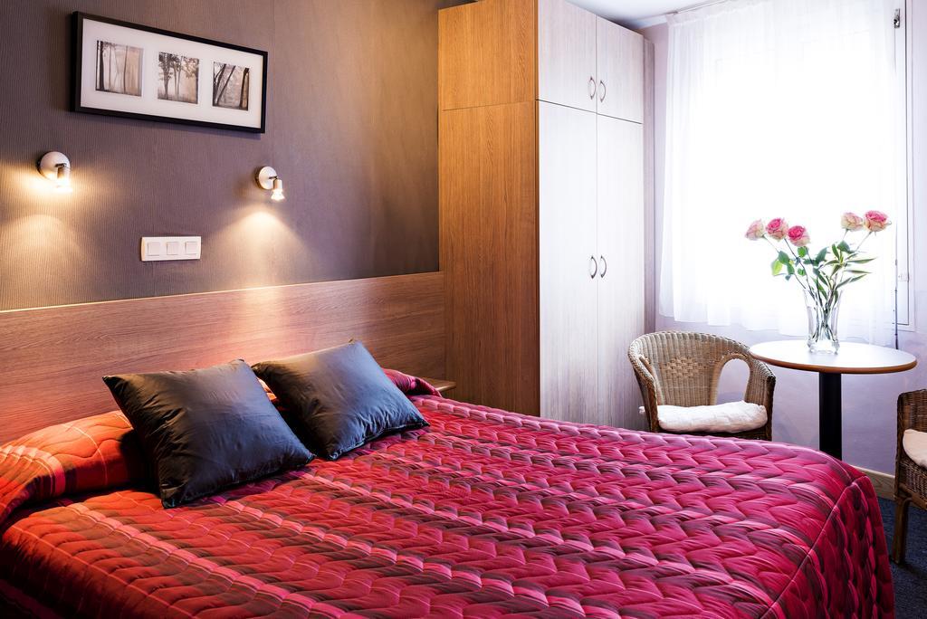 Hotel Panoramic Bagneres-de-Luchon Bagian luar foto