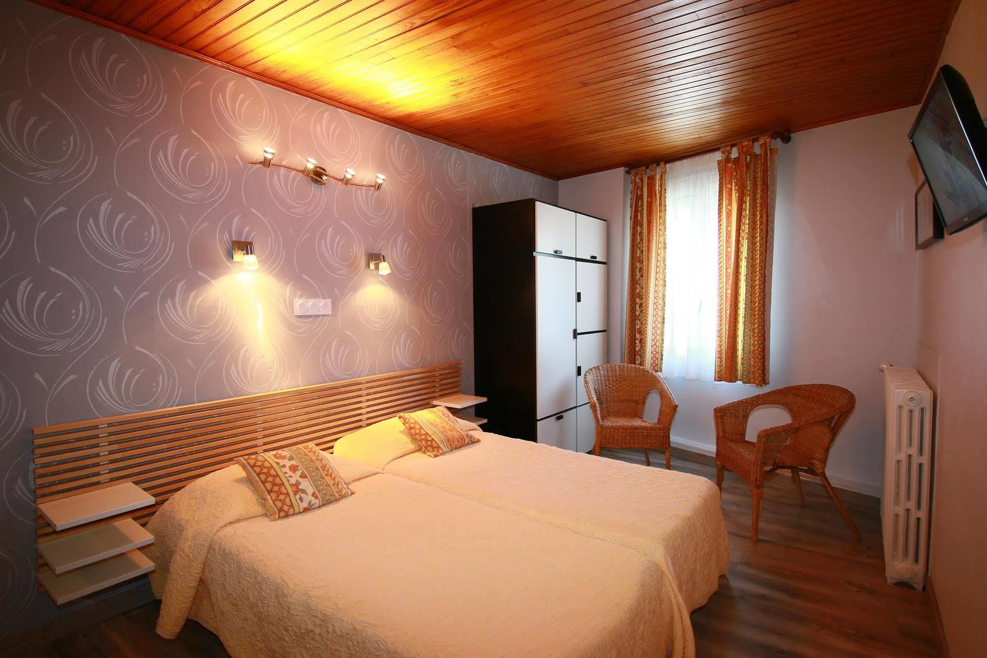 Hotel Panoramic Bagneres-de-Luchon Bagian luar foto