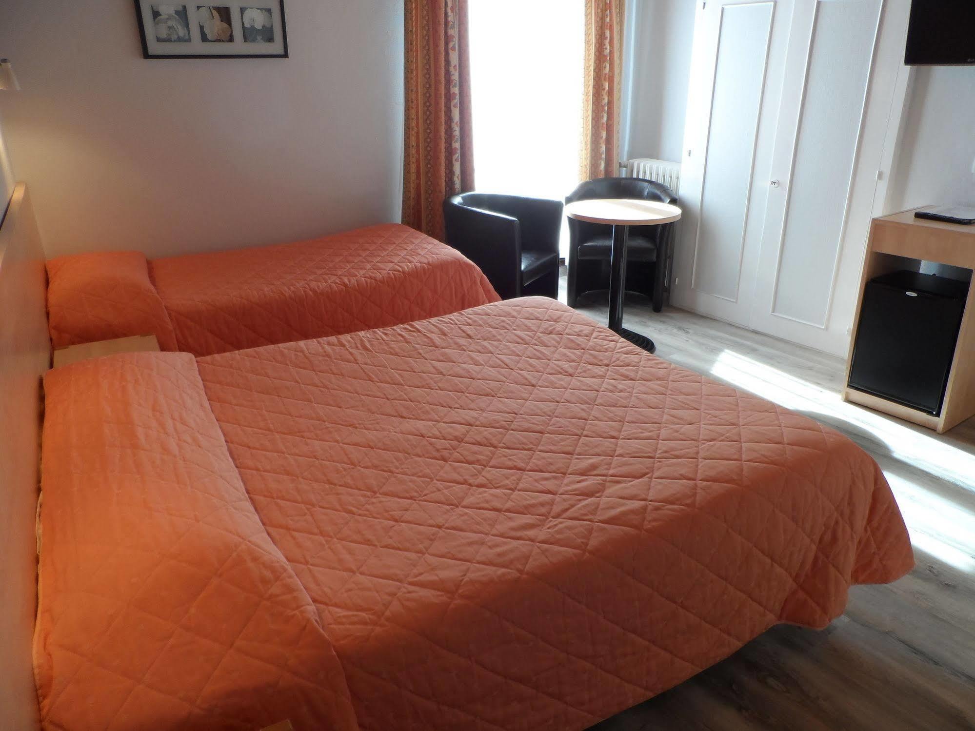 Hotel Panoramic Bagneres-de-Luchon Bagian luar foto