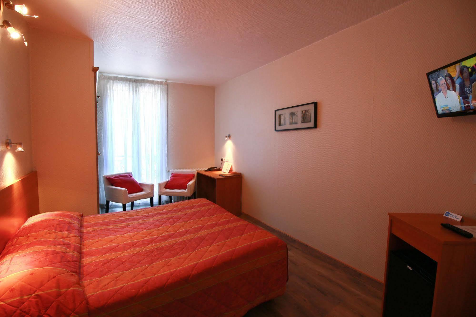Hotel Panoramic Bagneres-de-Luchon Bagian luar foto