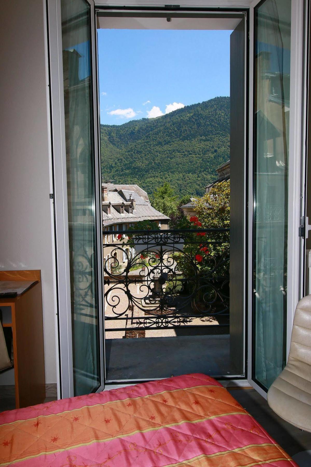 Hotel Panoramic Bagneres-de-Luchon Bagian luar foto