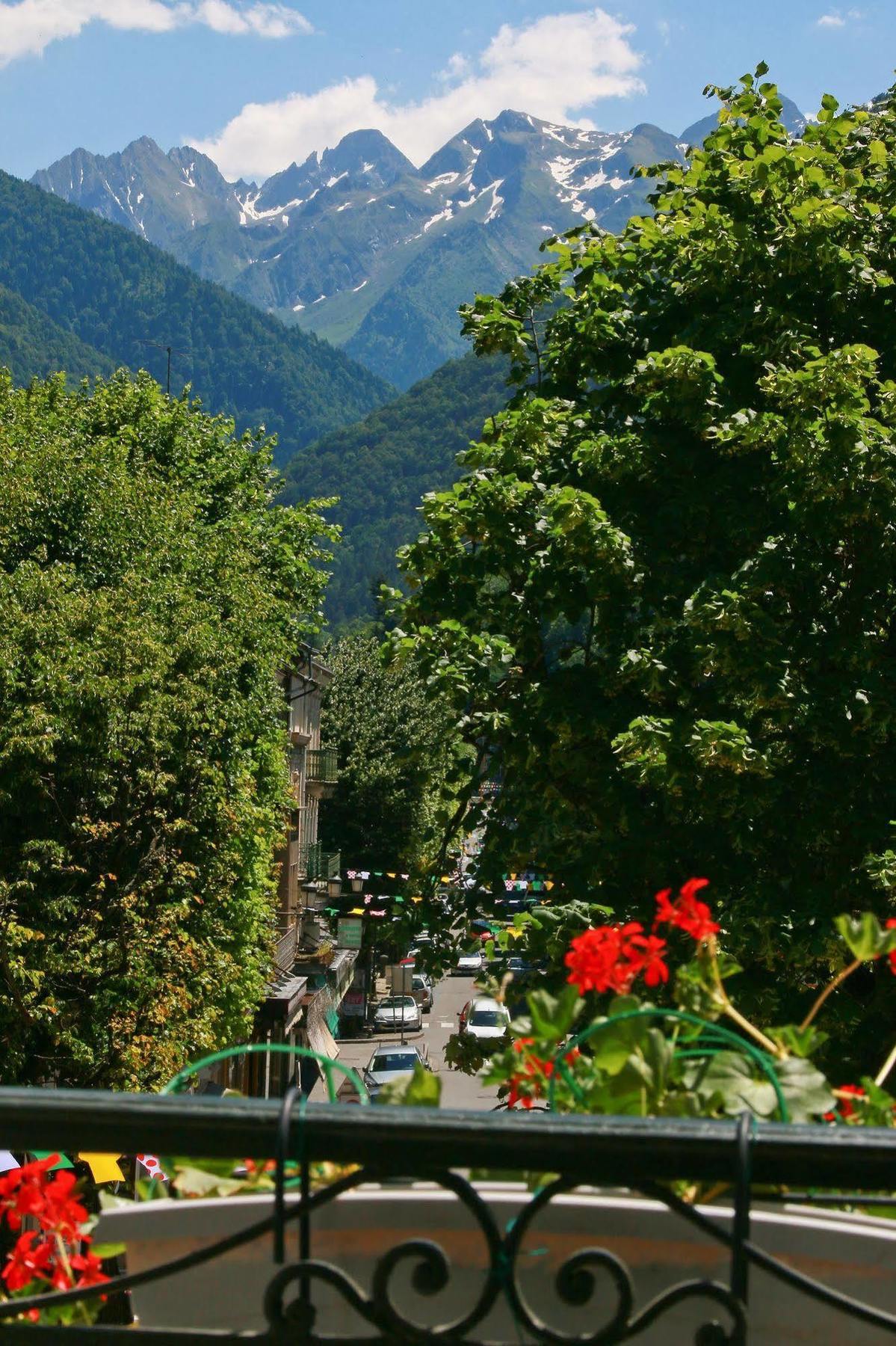Hotel Panoramic Bagneres-de-Luchon Bagian luar foto